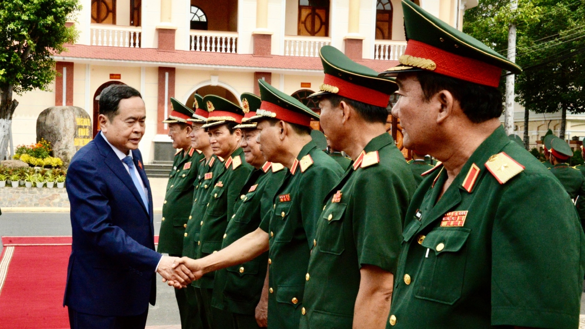 Chủ tịch Quốc hội Trần Thanh Mẫn thăm và làm việc tại Quân khu 9